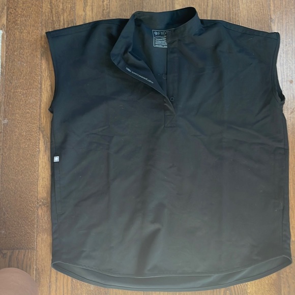 Scrub top - Picture 1 of 2